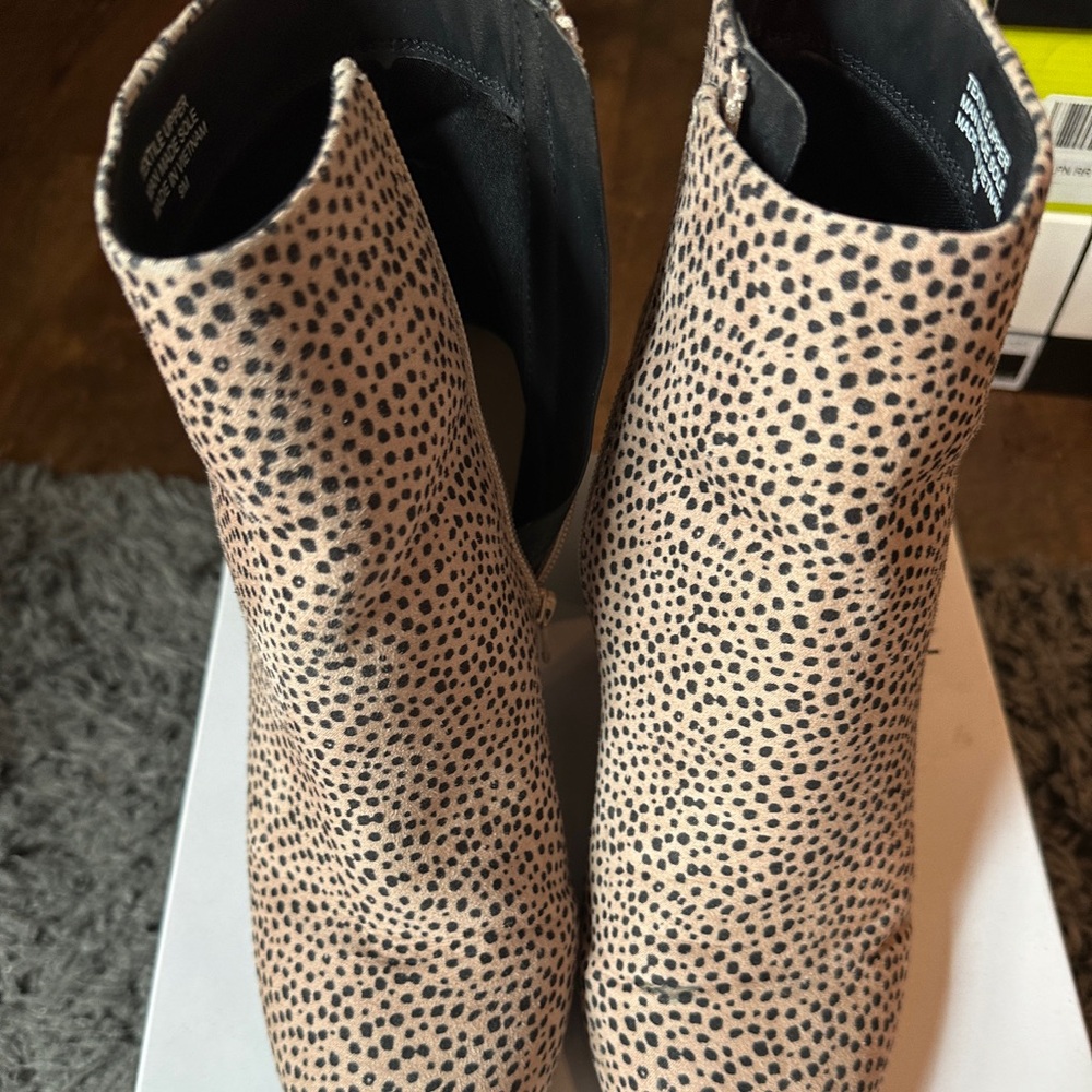 Booties LOFT Size 9